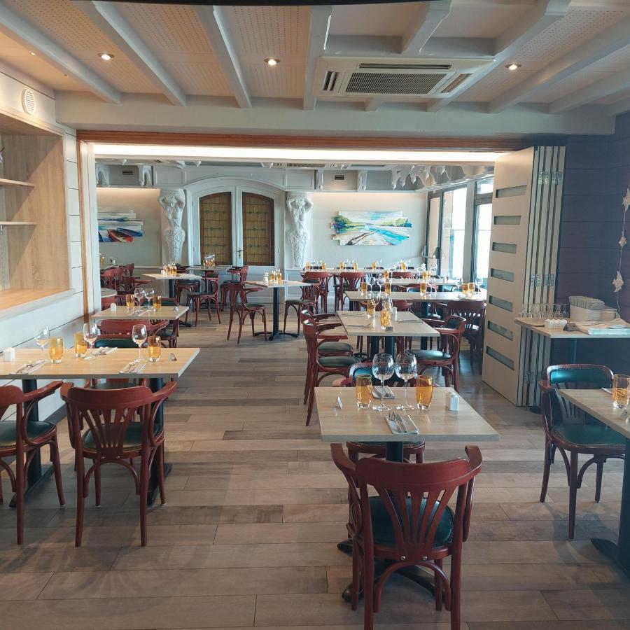 Logis Hotels - Au Poisson D'Argent - Hotel 3 Etoiles Et Restaurant Le Mesnil-en-Vallée 外观 照片
